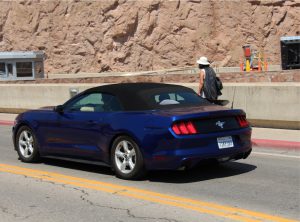 Ford Mustang 2016, en av flera tusen vi sett, klart fler än Chevrolet Corvett som jag kanske sett 8 st