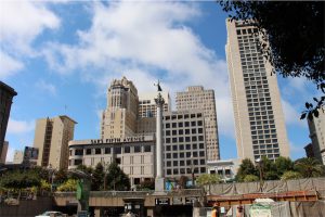 Financial District i San Francisco. Likanr Flatrion Building i New York